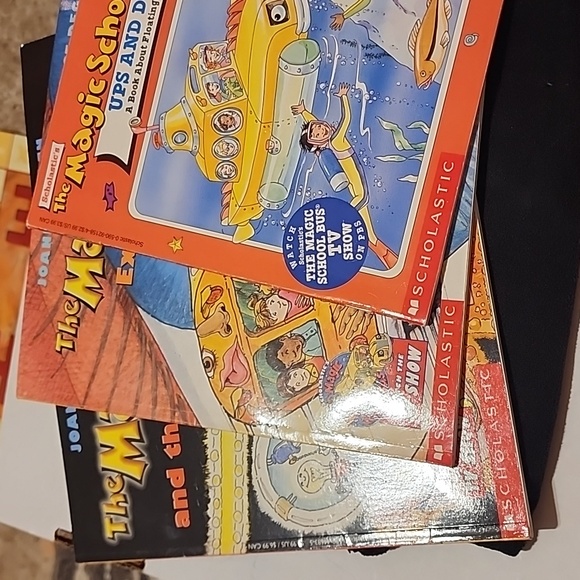 Books - Picture 4 of 4